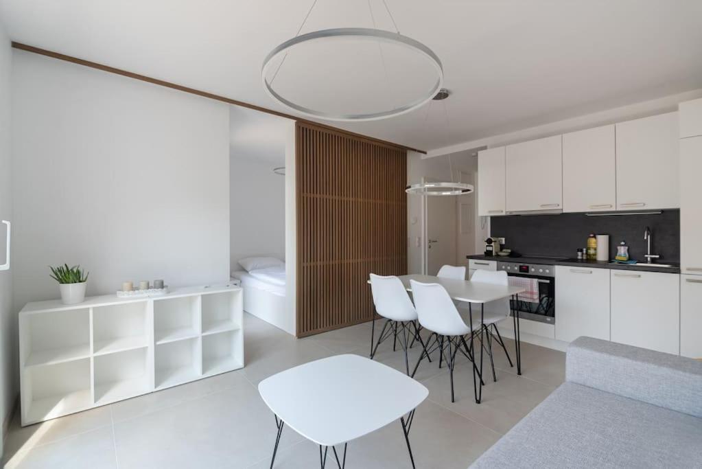 Neu Und Hell In Zentraler Ruhelage Mit Parkplatz Apartman Bécs Kültér fotó