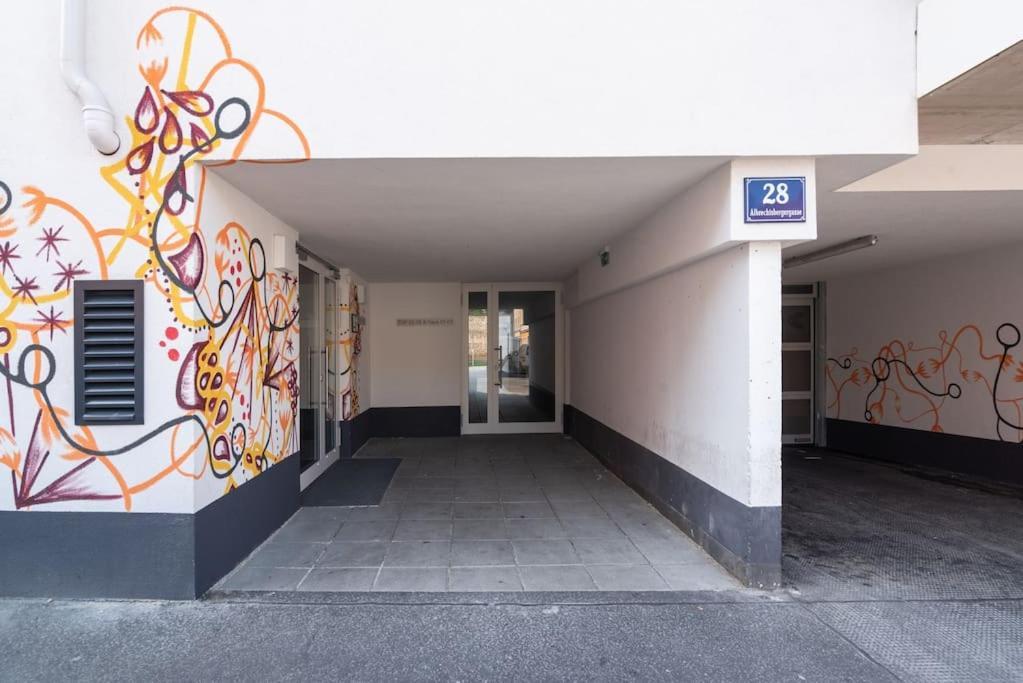 Neu Und Hell In Zentraler Ruhelage Mit Parkplatz Apartman Bécs Kültér fotó