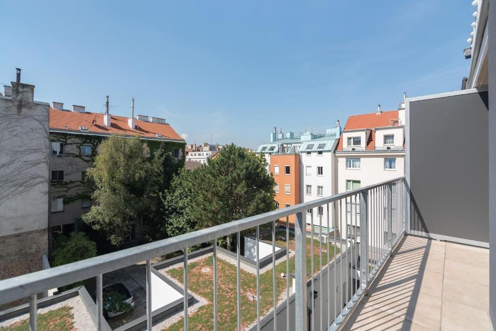 Neu Und Hell In Zentraler Ruhelage Mit Parkplatz Apartman Bécs Kültér fotó