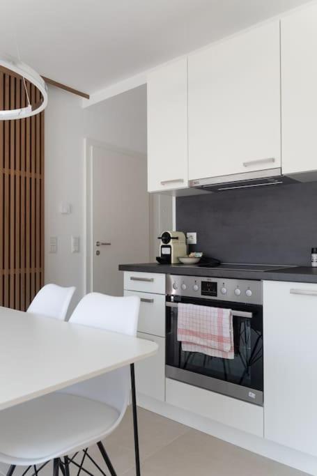 Neu Und Hell In Zentraler Ruhelage Mit Parkplatz Apartman Bécs Kültér fotó
