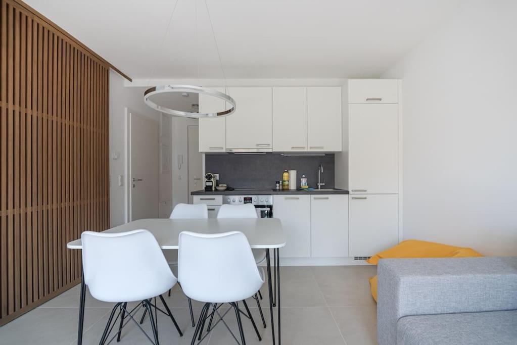 Neu Und Hell In Zentraler Ruhelage Mit Parkplatz Apartman Bécs Kültér fotó
