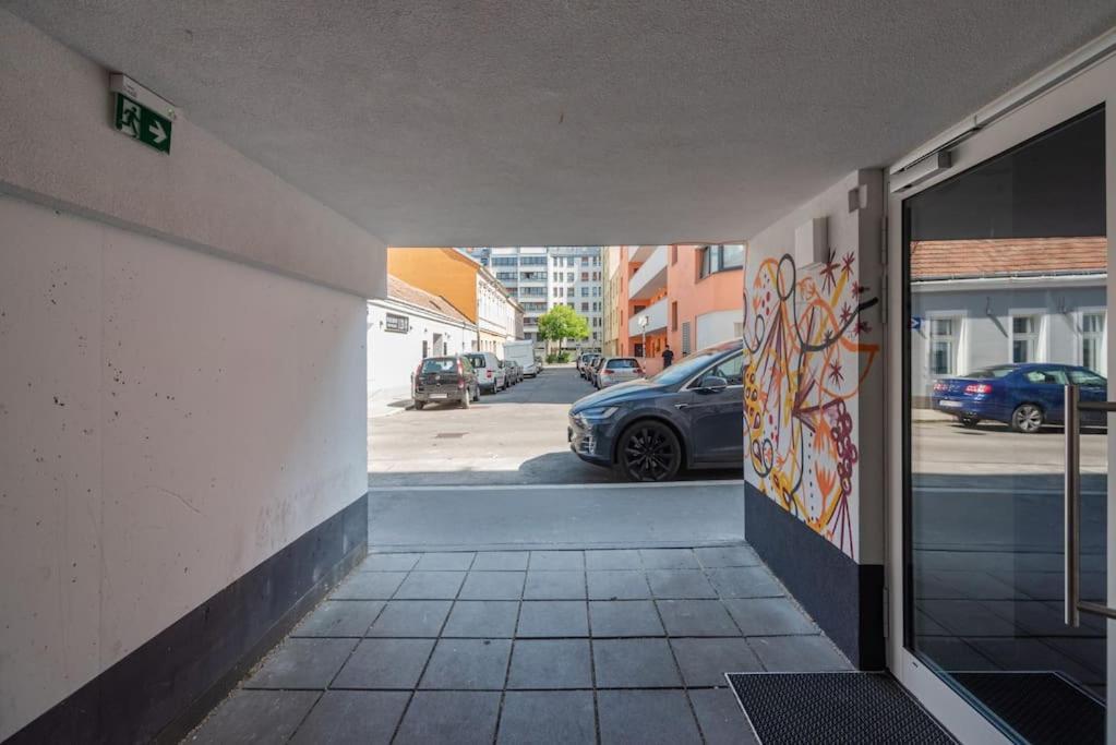 Neu Und Hell In Zentraler Ruhelage Mit Parkplatz Apartman Bécs Kültér fotó