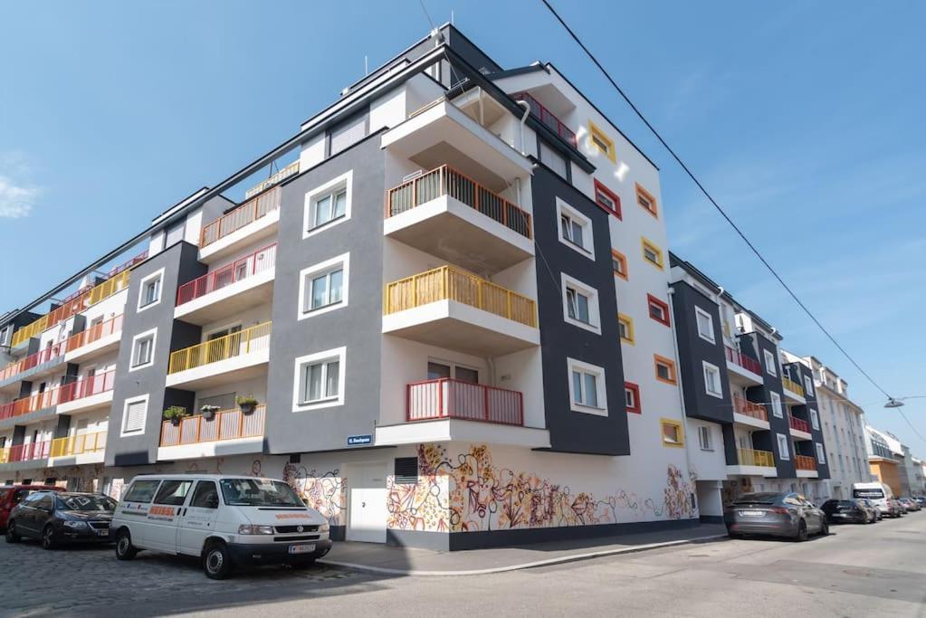 Neu Und Hell In Zentraler Ruhelage Mit Parkplatz Apartman Bécs Kültér fotó