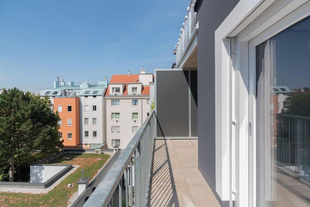 Neu Und Hell In Zentraler Ruhelage Mit Parkplatz Apartman Bécs Kültér fotó