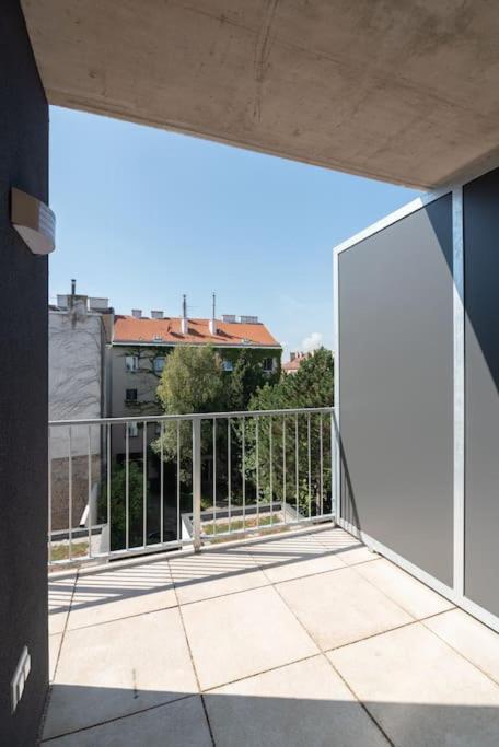 Neu Und Hell In Zentraler Ruhelage Mit Parkplatz Apartman Bécs Kültér fotó